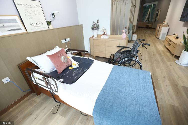 国内首个实景式养老服务能力建设基地在沪启用 破解养老服务人才短缺难题